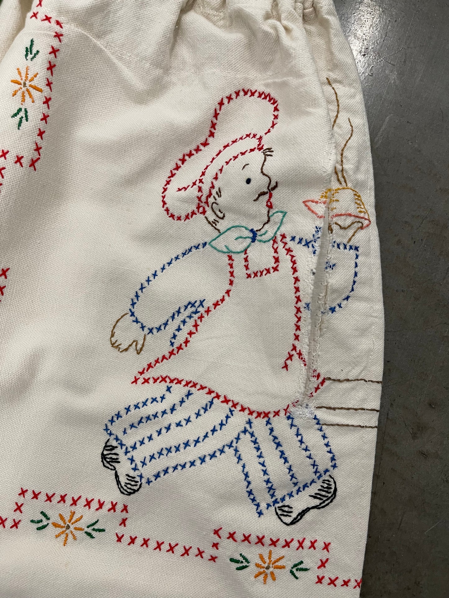 BLUESIN’S “CULINARIAN” VINTAGE NEEDLEPOINT SHORTS
