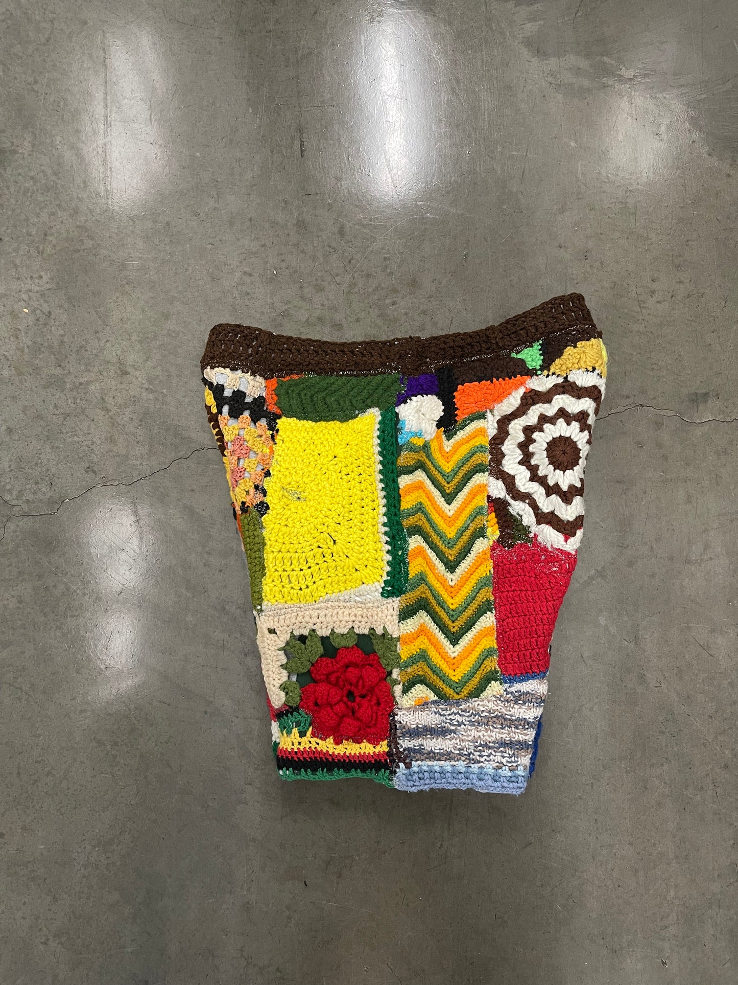BLUESIN’S “MISTY TEMPO” PATCHWORK CROCHET SWEAT SHORTS