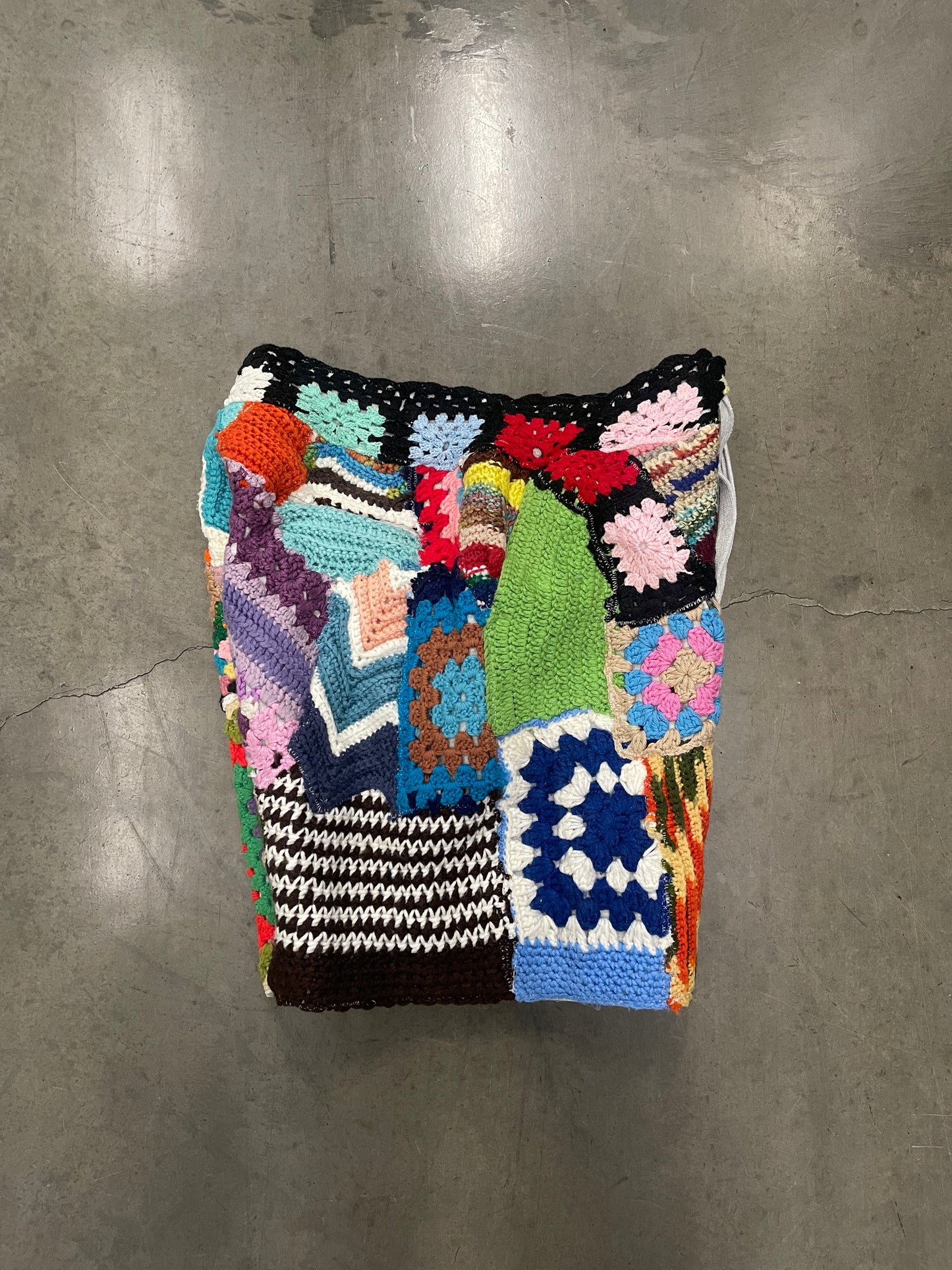 BLUESIN’S “ELABORATE COMPOSITIONS” PATCHWORK CROCHET SWEAT SHORTS