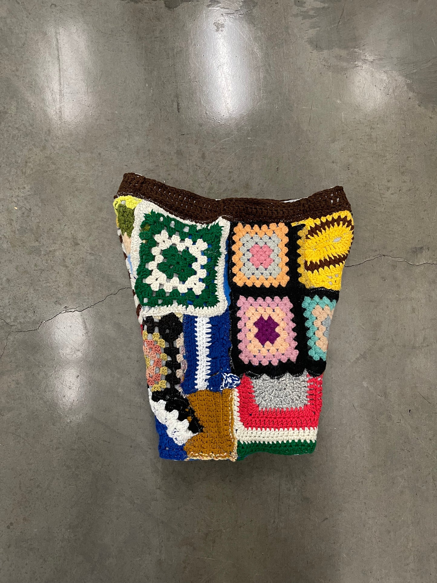 BLUESIN’S “MISTY TEMPO” PATCHWORK CROCHET SWEAT SHORTS