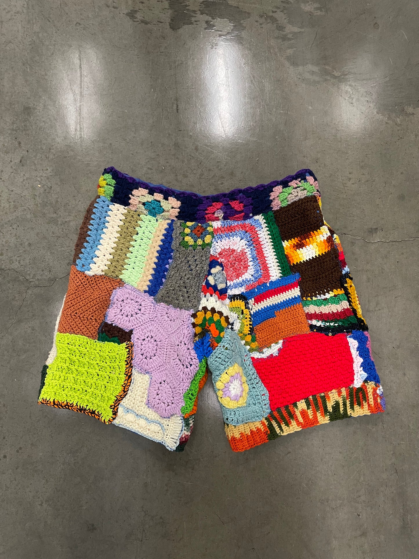 BLUESIN’S “POETIC SOUNDS” PATCHWORK CROCHET SWEAT SHORTS
